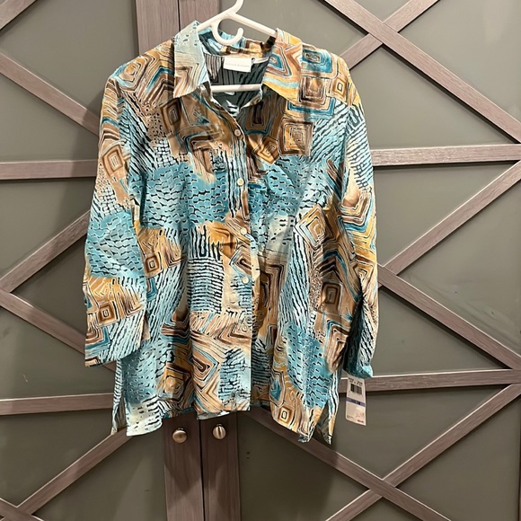 Alfred Dunner Tops - Alfred Dunner Button front top. Sheer fabric. Chestnut Hill group name style